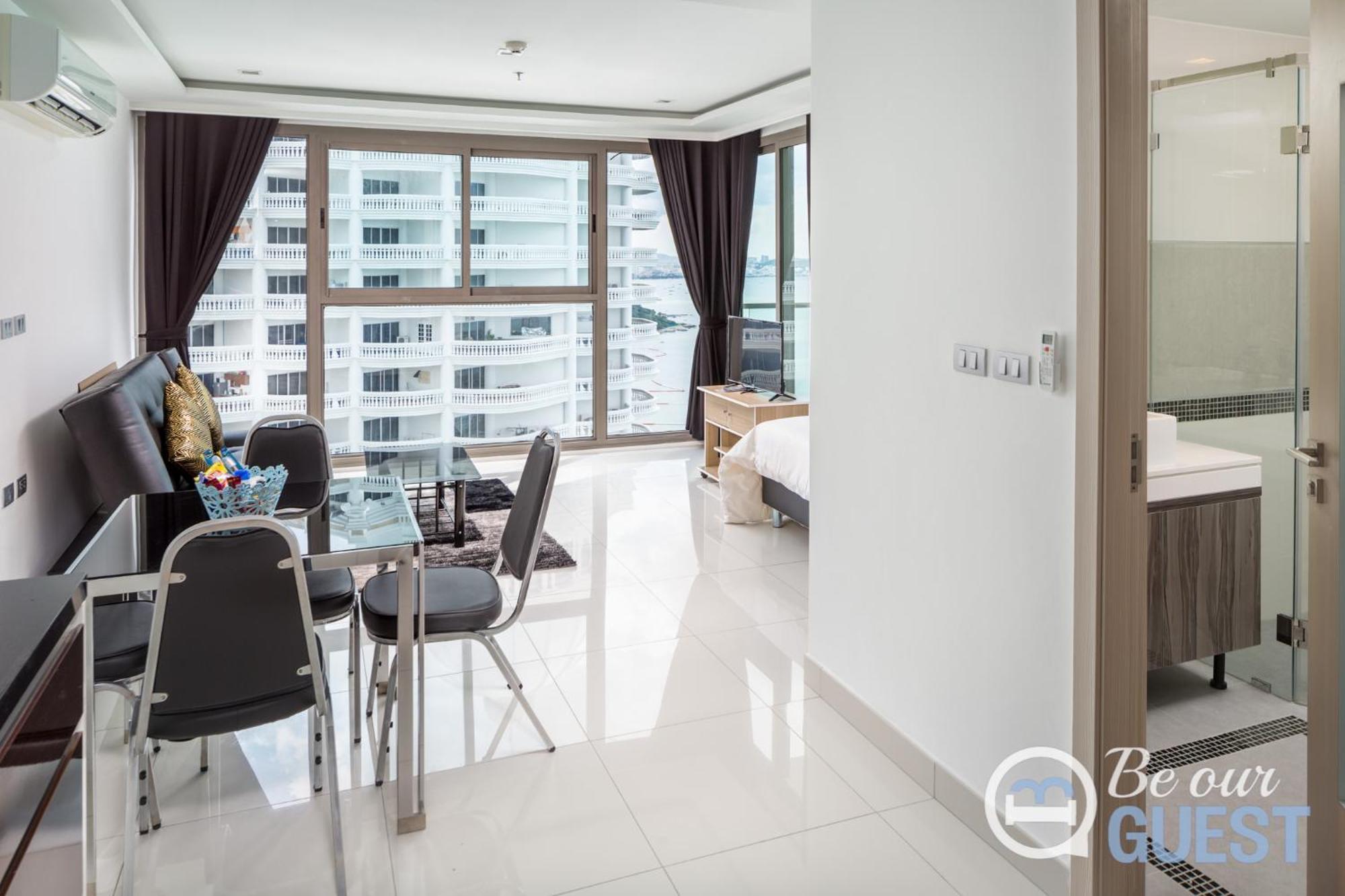 Stunning Sea View Condo On The Beach - Monthly Stay Pattaja Kültér fotó