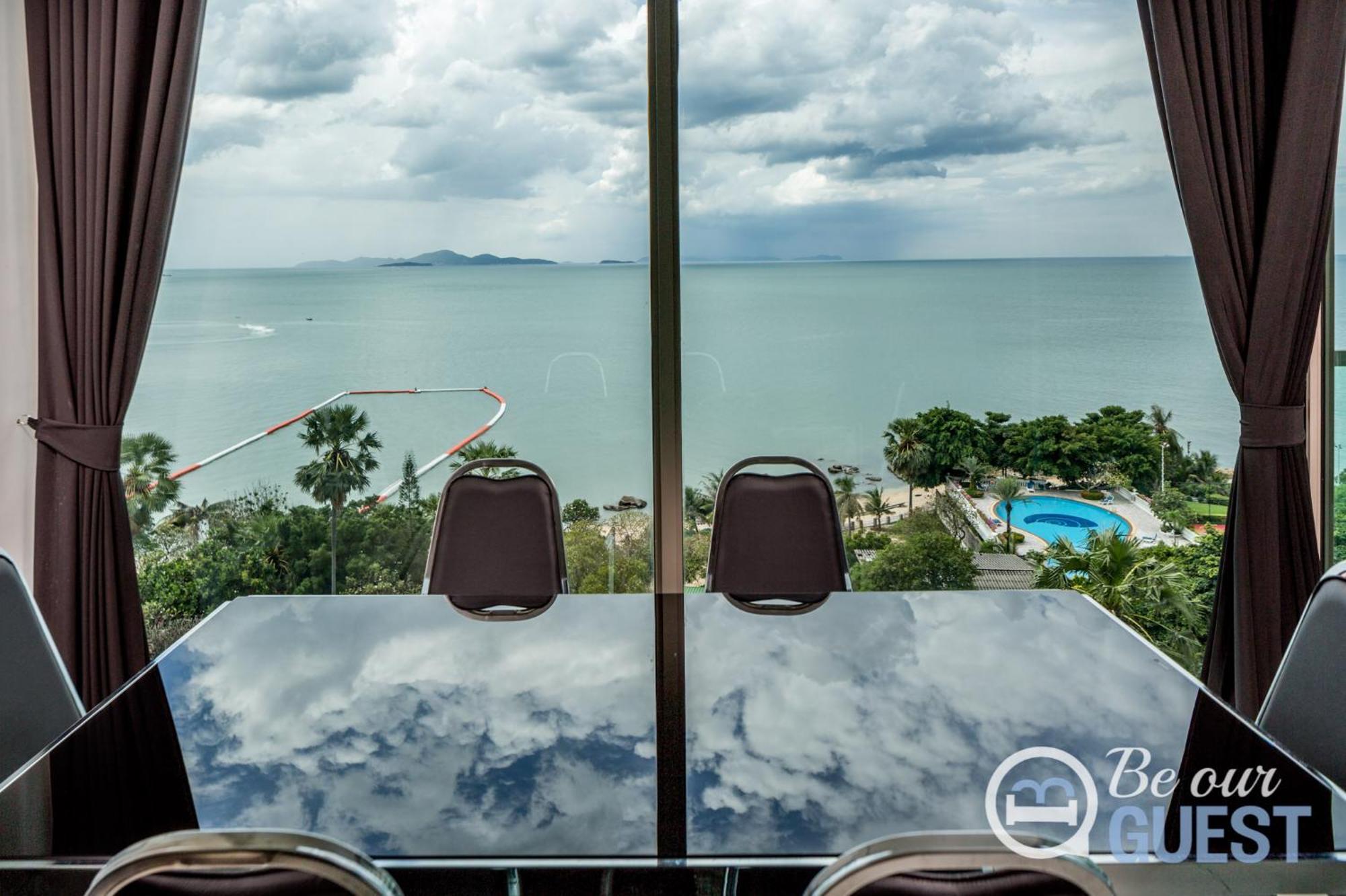 Stunning Sea View Condo On The Beach - Monthly Stay Pattaja Kültér fotó